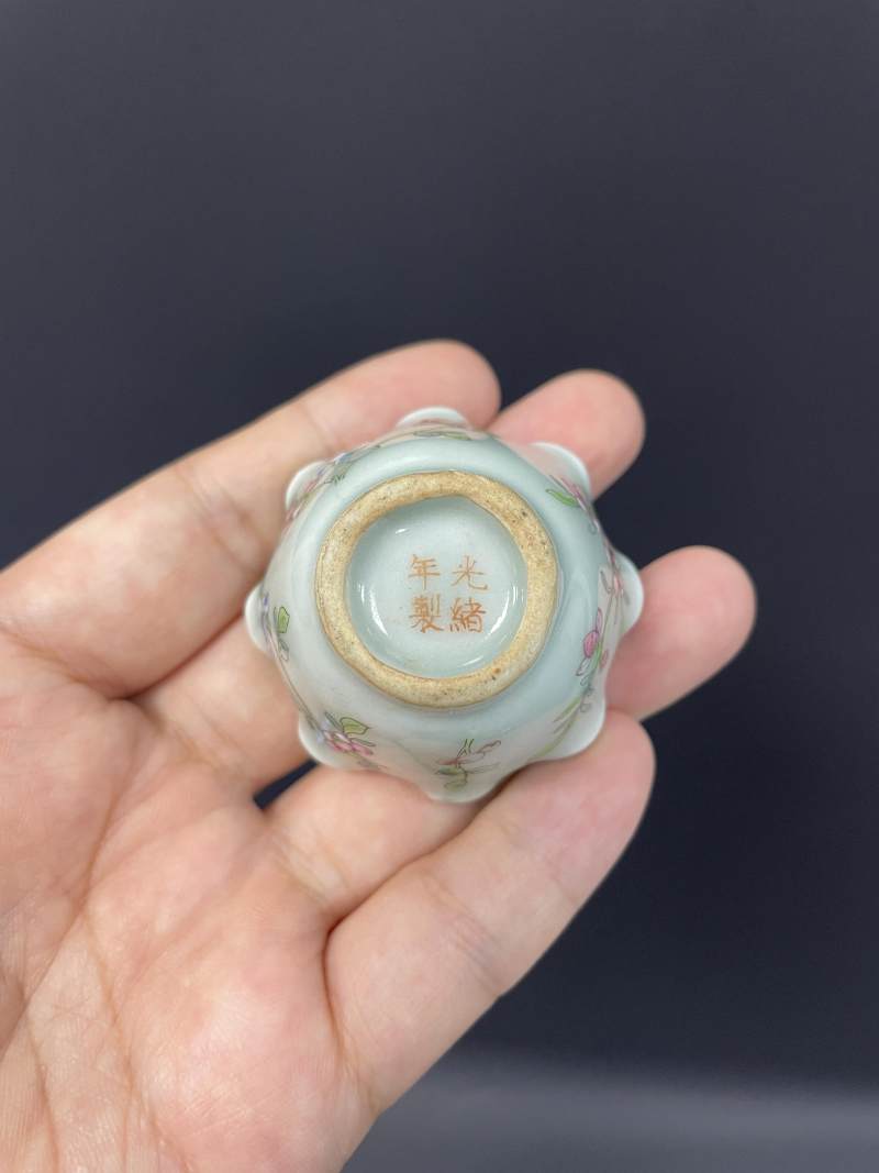 清光绪  粉青釉粉彩折枝花卉纹花口杯一对 - 图12