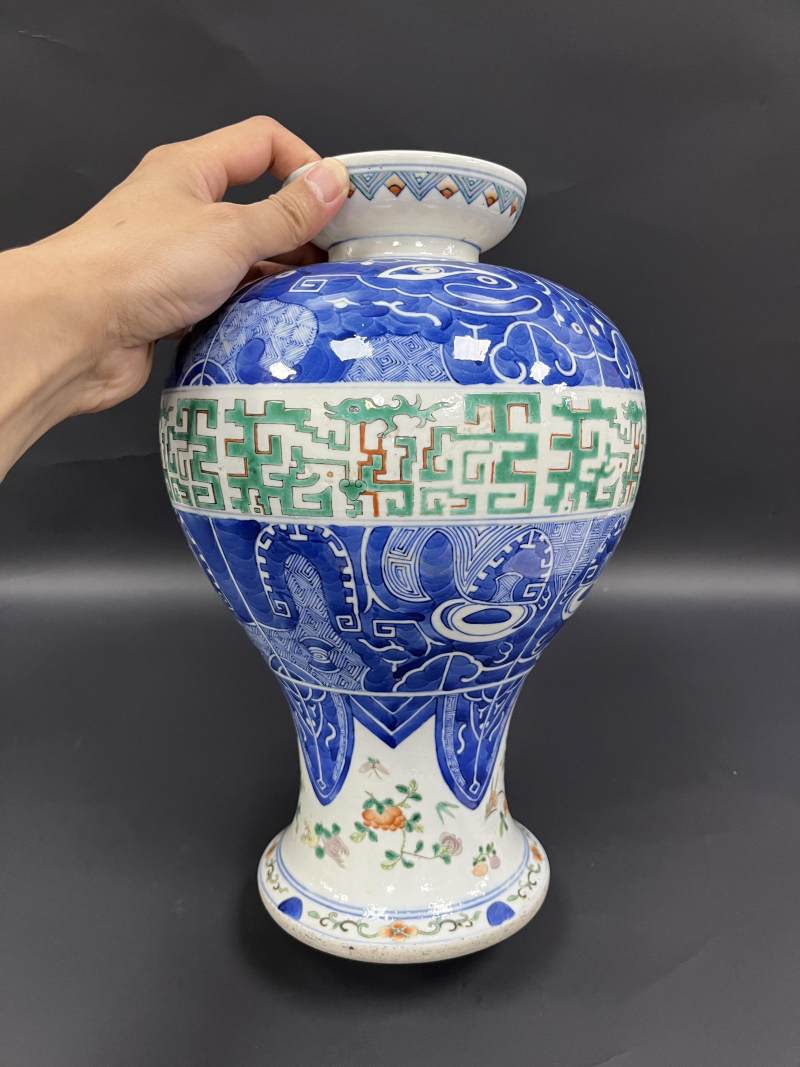 清晚期  青花粉彩兽面螭龙纹梅瓶 - 图3