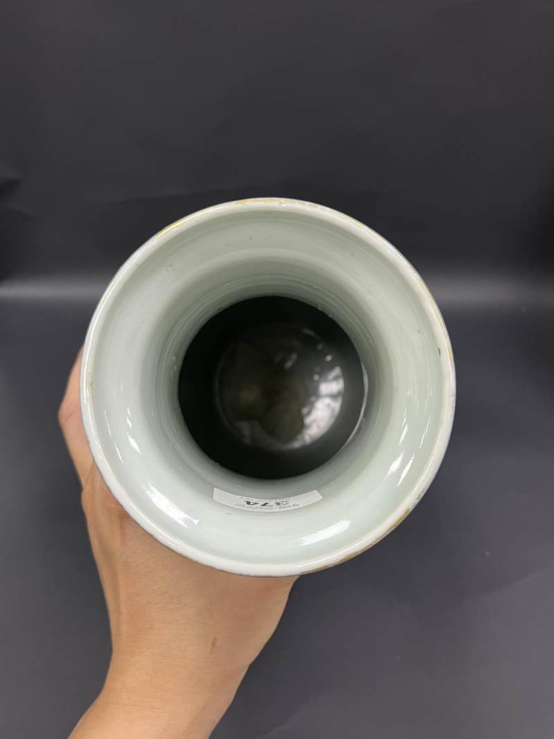 清晚期  洒蓝釉描金花鸟纹棒槌瓶、观音瓶各一件 - 图7