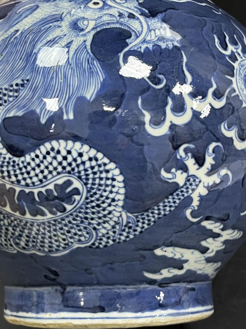 清晚期  青花双龙戏珠纹赏瓶 - 图19