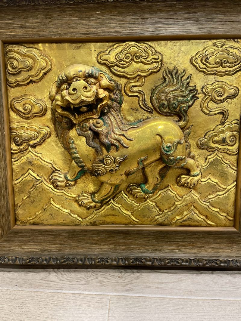 清 铜鎏金狮子饰板一对 - 图6