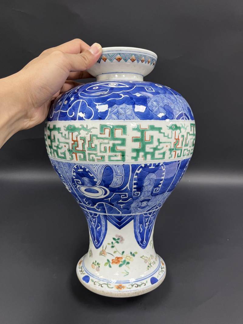 清晚期  青花粉彩兽面螭龙纹梅瓶 - 图4