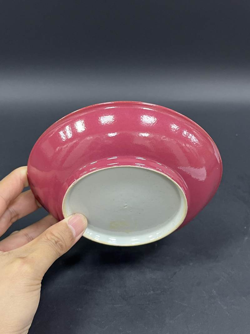 清中期  胭脂红地粉彩花蝶纹盘 - 图3