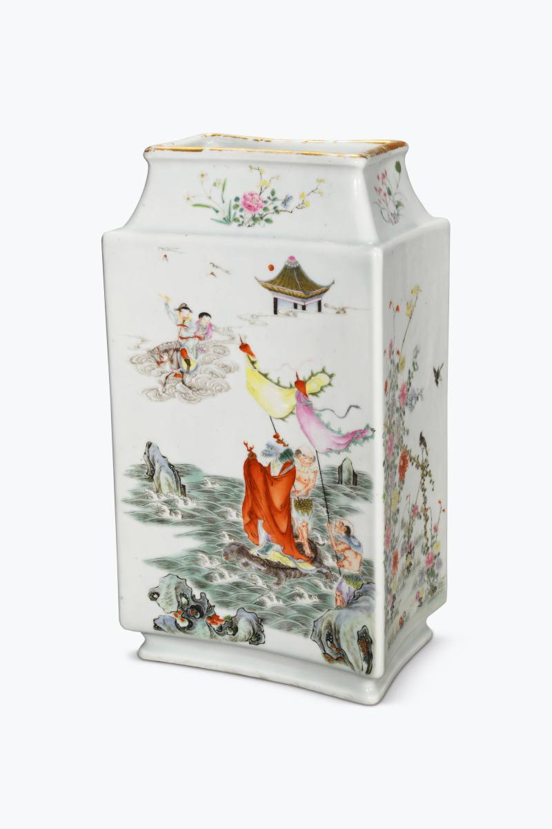 清晚期  粉彩群仙祝寿花鸟纹方瓶