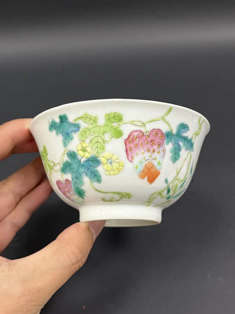 清晚期  粉彩过枝癞瓜纹茶碗 - 图6