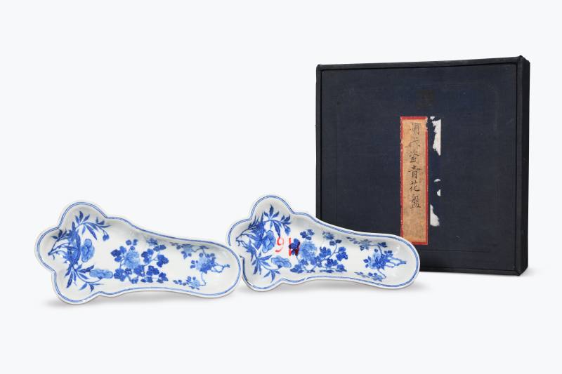 清晚期  青花折枝花卉纹如意形盘一对