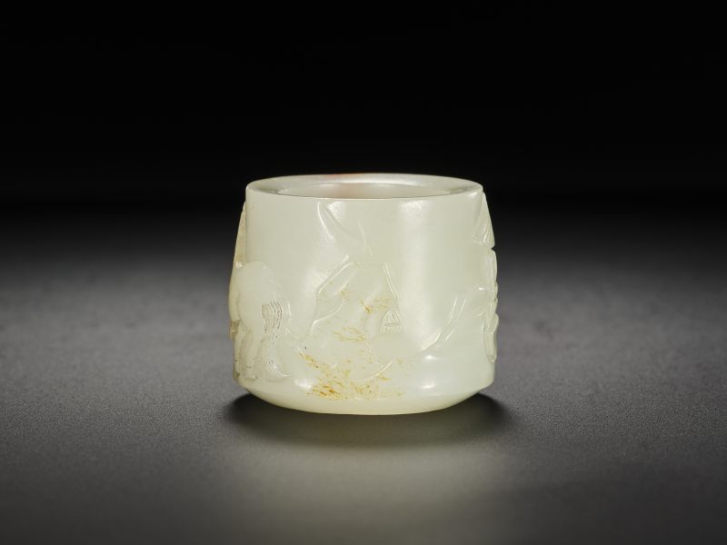 清  白玉留皮御马图板指 - 图4