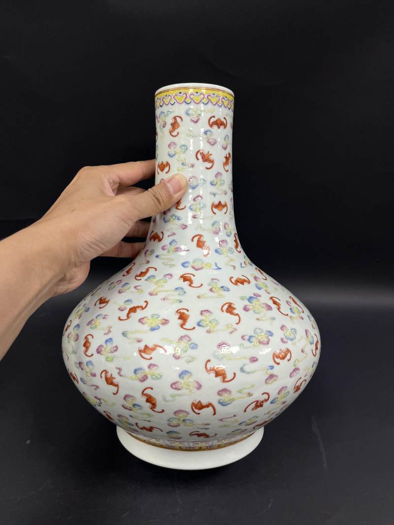 清光绪  粉彩百蝠纹荸荠瓶 - 图3