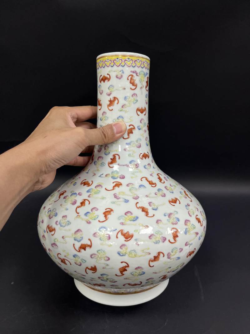 清光绪  粉彩百蝠纹荸荠瓶 - 图4