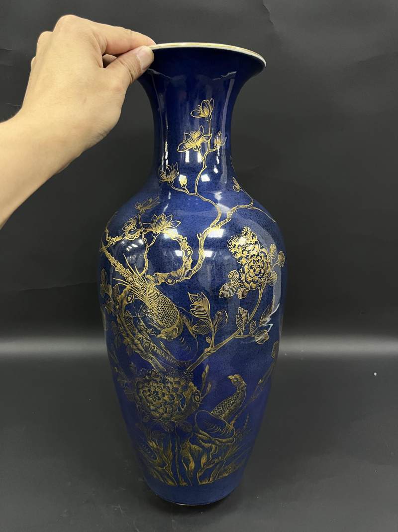 清晚期  洒蓝釉描金花鸟纹棒槌瓶、观音瓶各一件 - 图15