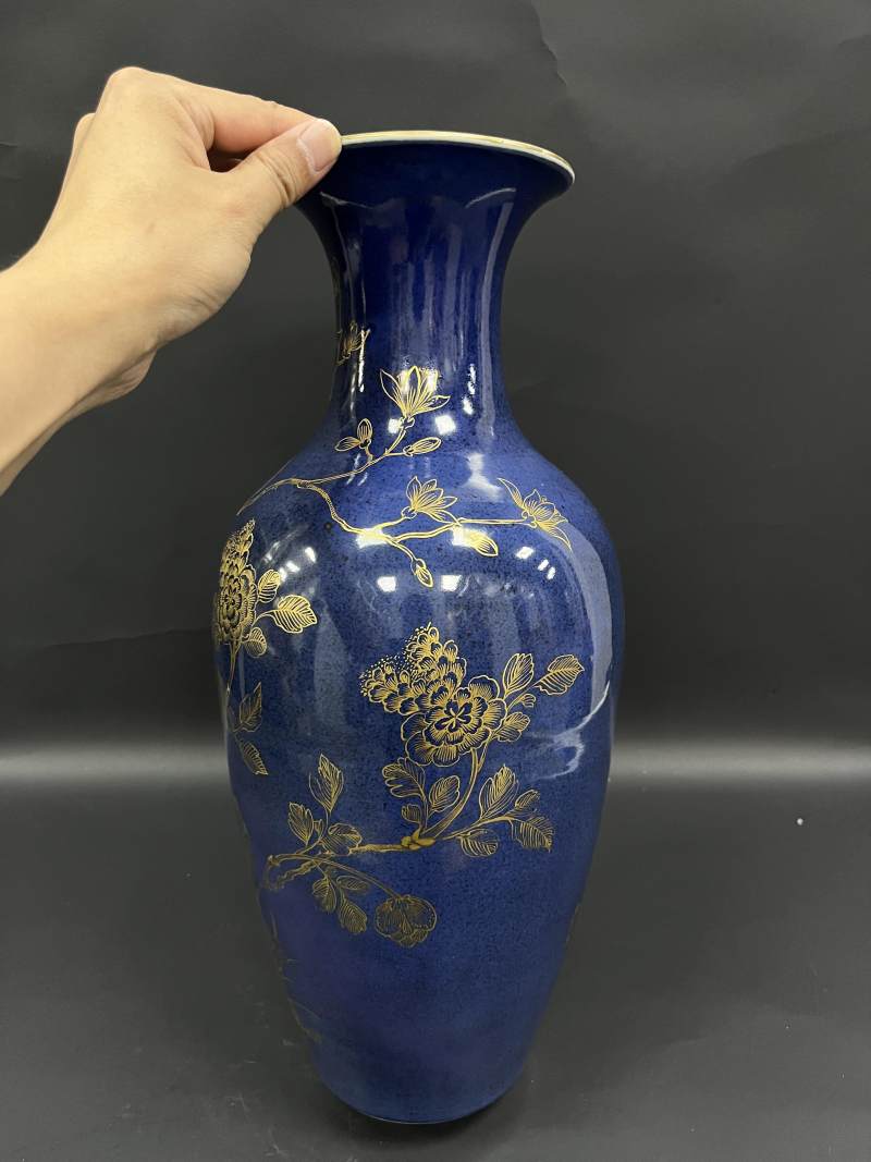 清晚期  洒蓝釉描金花鸟纹棒槌瓶、观音瓶各一件 - 图16
