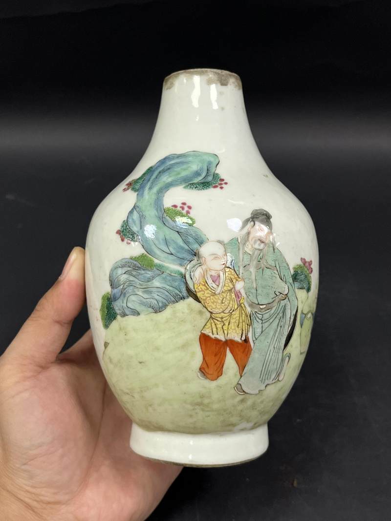 清  粉彩人物纹、花虫纹瓷器五件 - 图38