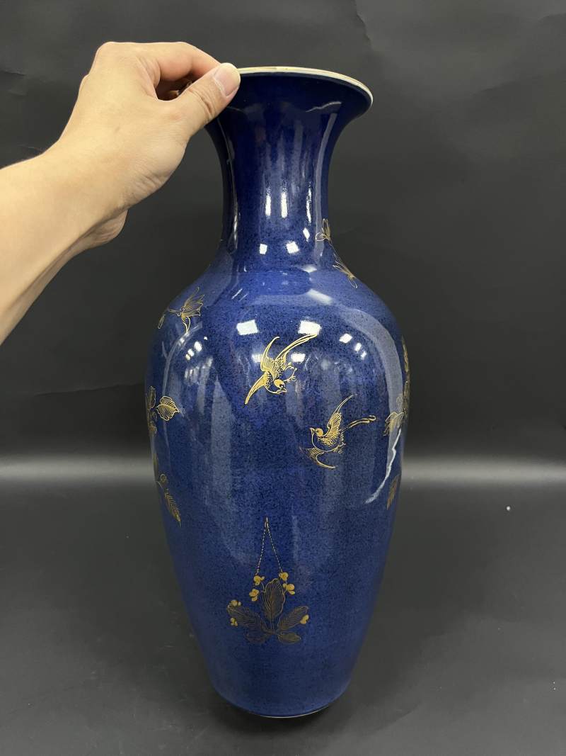 清晚期  洒蓝釉描金花鸟纹棒槌瓶、观音瓶各一件 - 图17