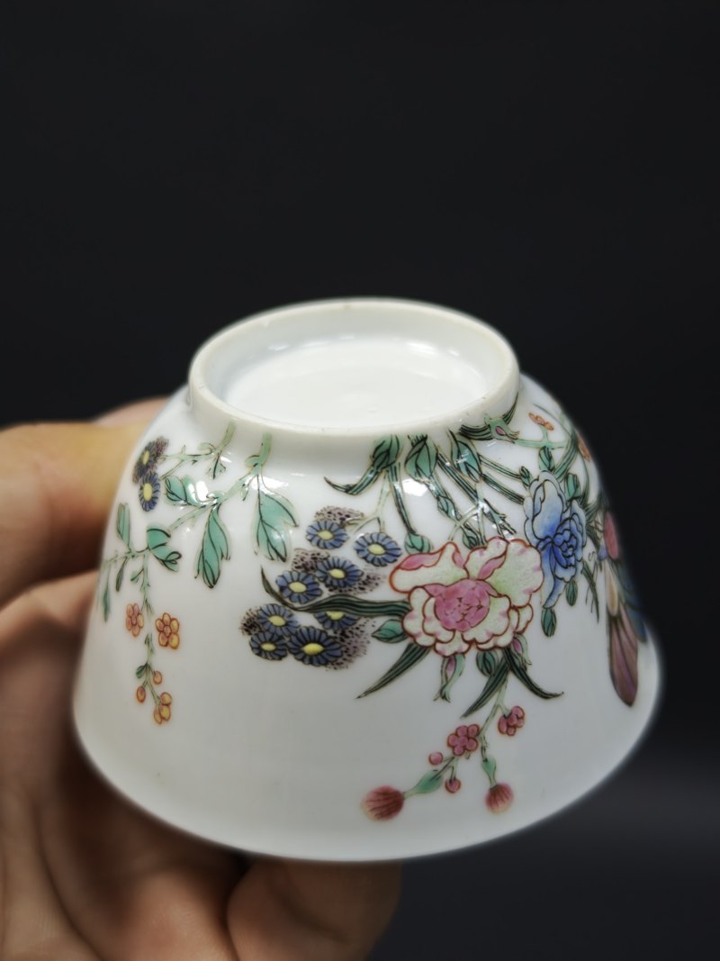 清雍正  粉彩花蝶纹杯盏一对 - 图9
