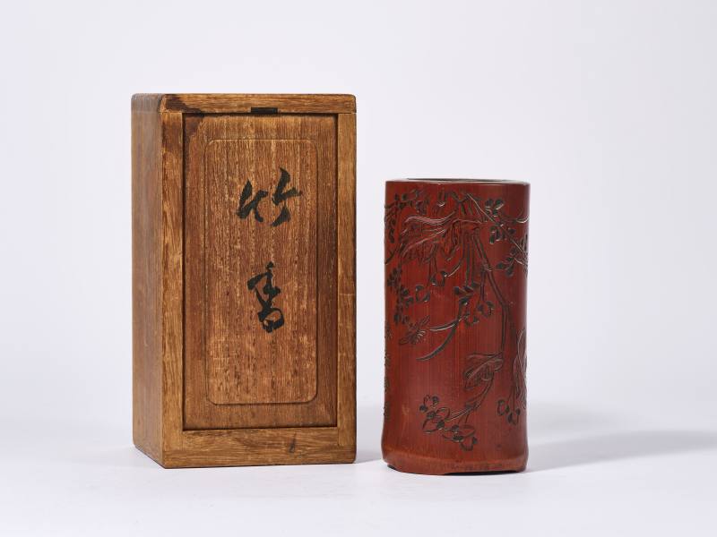 清  青筠款竹刻秋光明媚图笔筒 - 图2