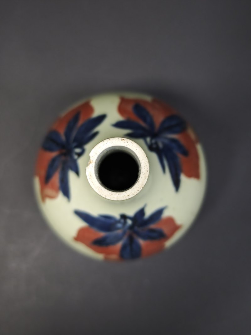 清康熙  青釉青花釉里红寿桃纹胆瓶 - 图6