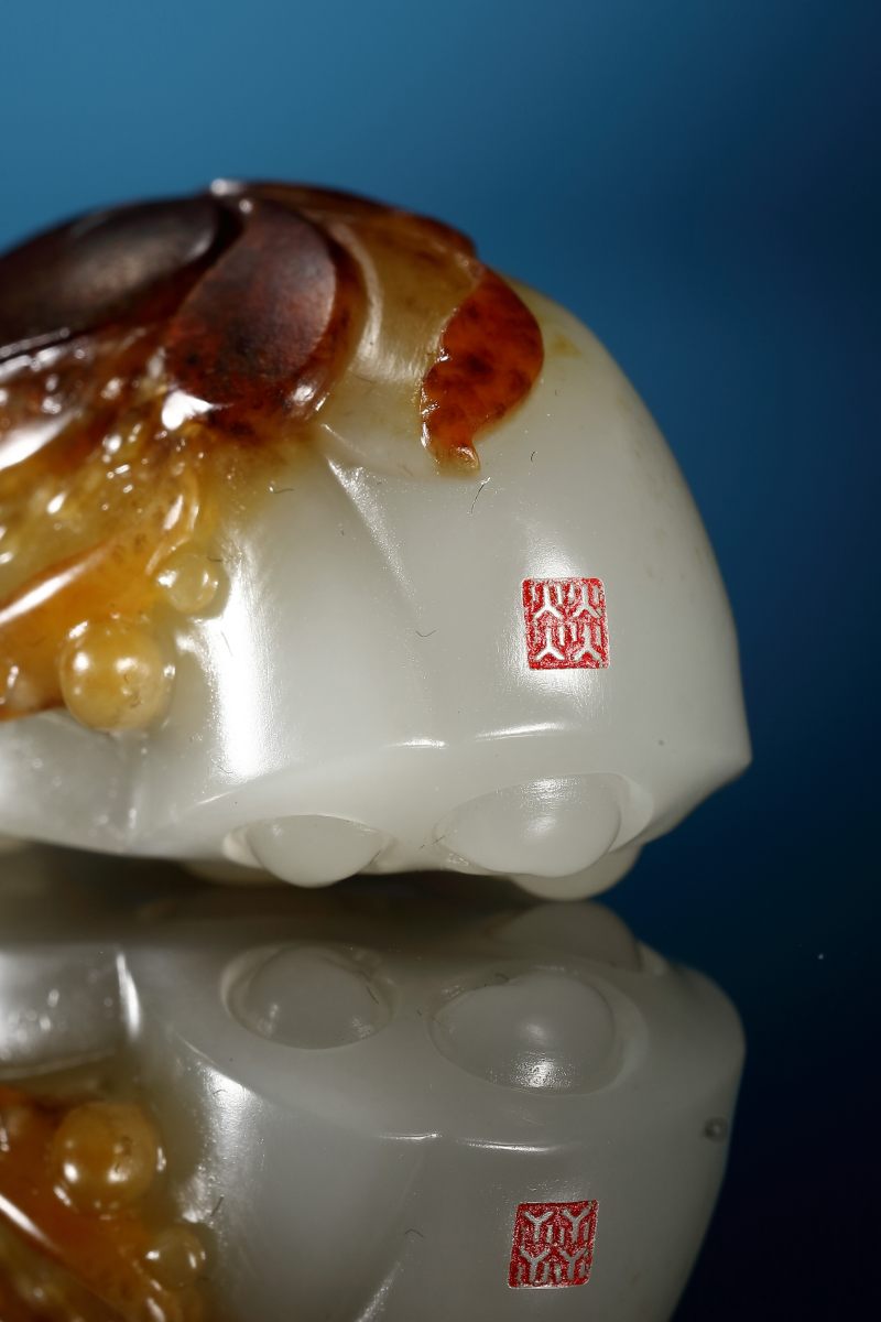 当代  “荷花莲蓬”和田玉籽料把件 - 图6