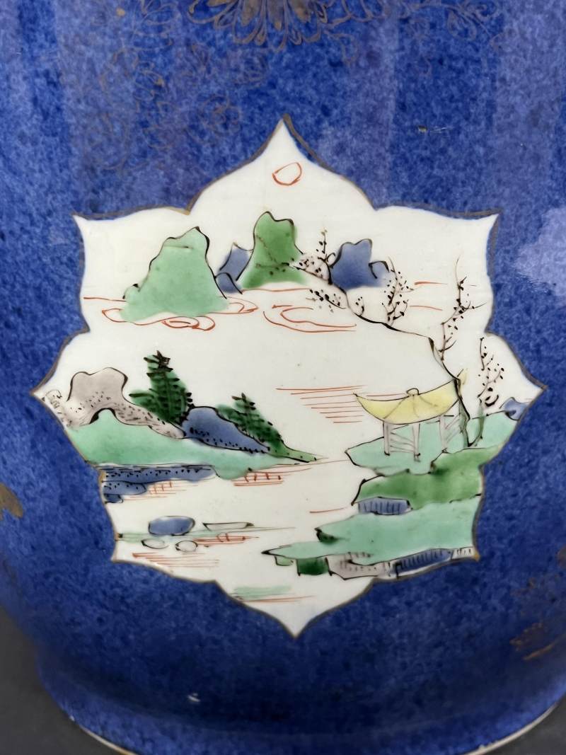 清康熙  洒蓝釉描金开光五彩山水花卉侍女图罐 - 图16