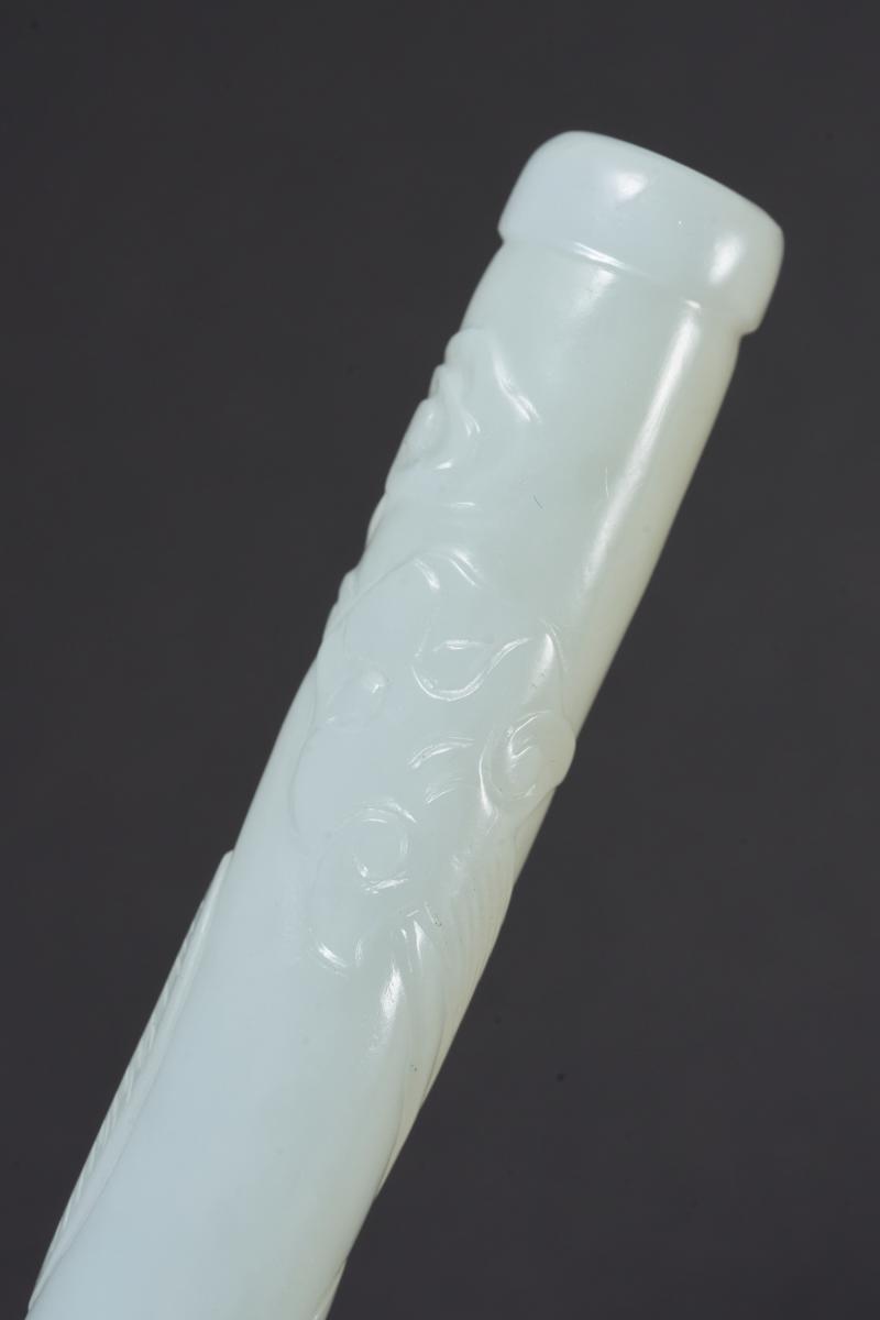 清  白玉浮雕螭龙纹毛笔 - 图8
