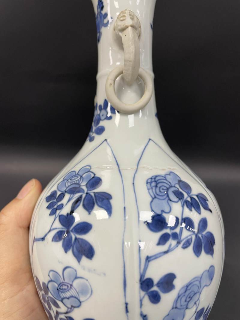 清康熙  青花莲瓣开光四季花卉纹螭耳衔环瓶 - 图15