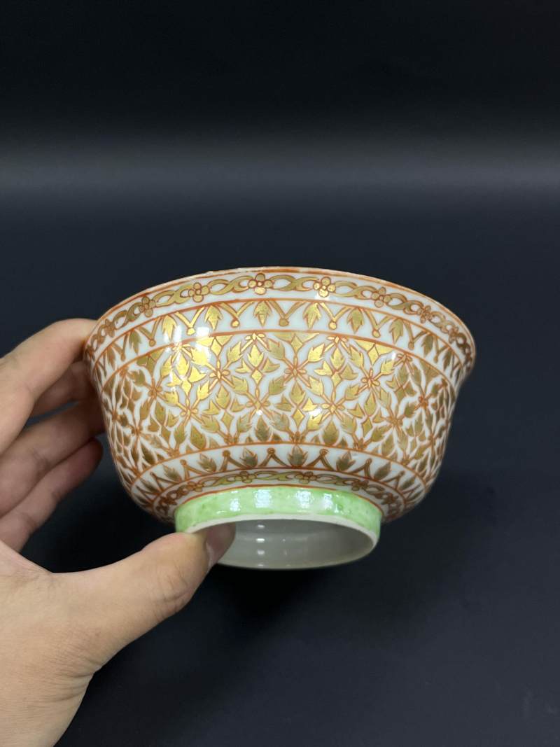 清乾隆  矾红描金花卉纹盖碗一对 - 图3