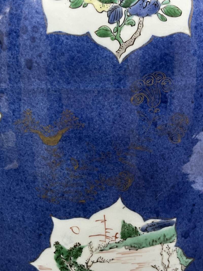 清康熙  洒蓝釉描金开光五彩山水花卉侍女图罐 - 图17