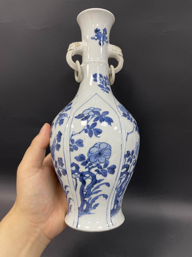 清康熙  青花莲瓣开光四季花卉纹螭耳衔环瓶 - 图8