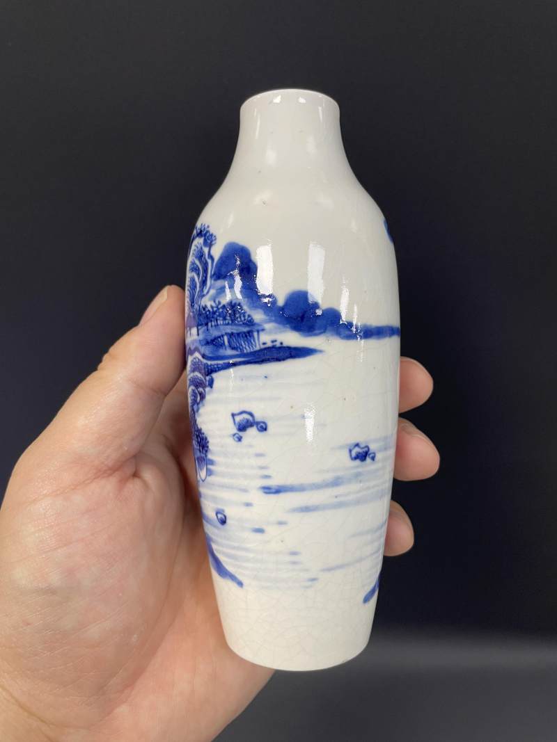 清雍正  浆胎青花山水人物纹莱菔瓶 - 图7