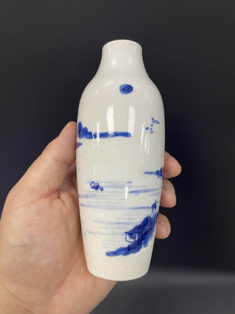 清雍正  浆胎青花山水人物纹莱菔瓶 - 图8