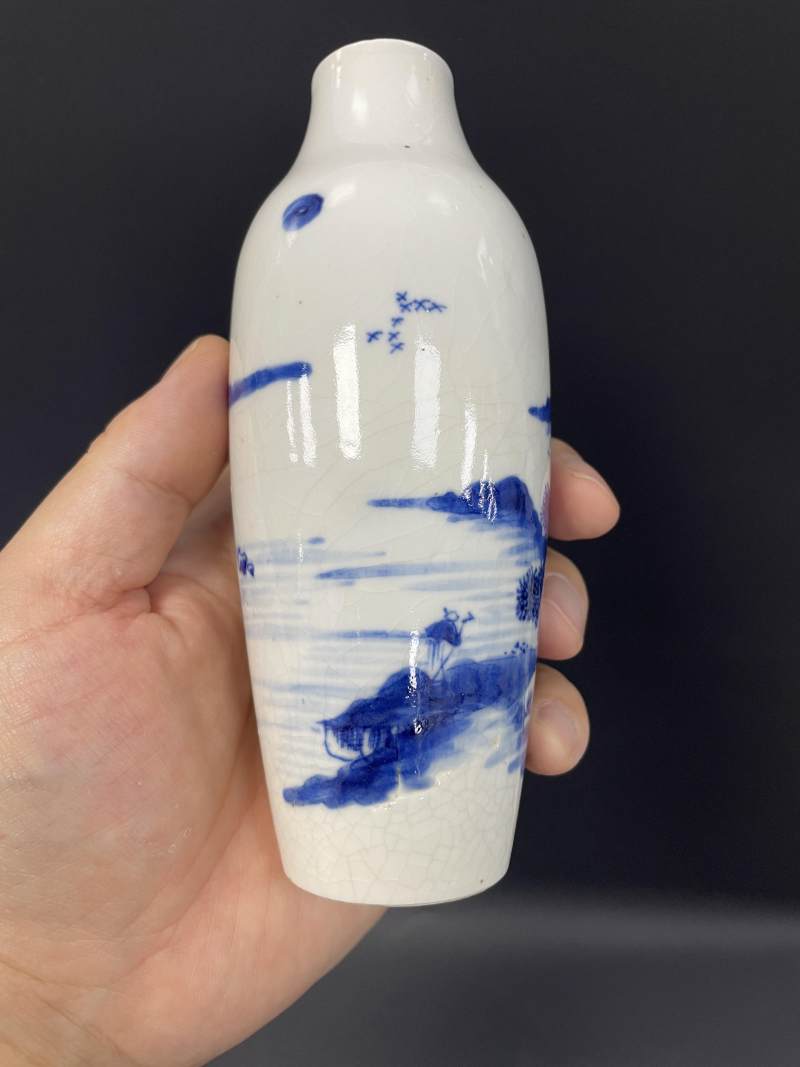 清雍正  浆胎青花山水人物纹莱菔瓶 - 图9