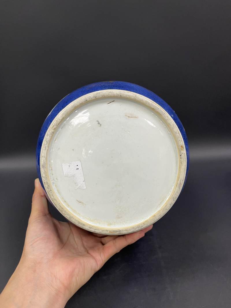 清康熙  洒蓝釉描金开光五彩山水花卉侍女图罐 - 图10