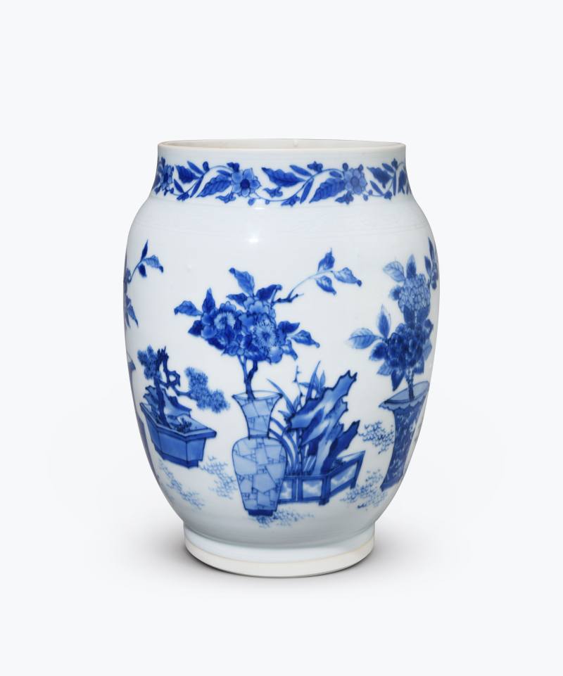 明崇祯  青花博古瓶花纹莲子罐