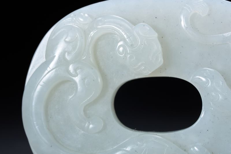 清中期  白玉浮雕龙凤纹椭圆璧 - 图2