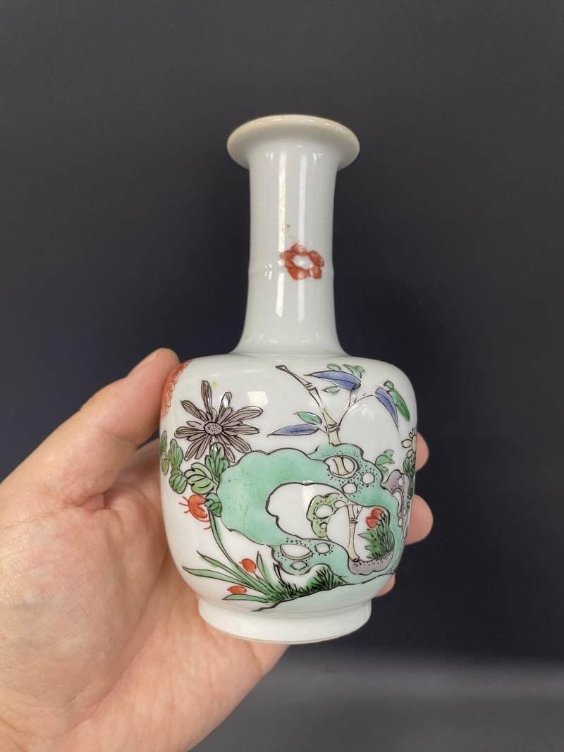 清康熙  五彩菊石图小棒槌瓶 - 图3