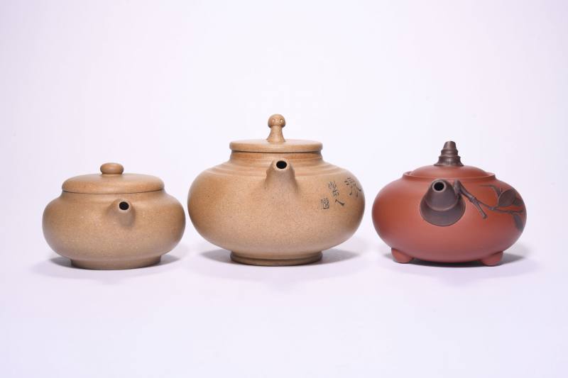 当代  名家款玉蝉壶、玉扁壶、圆竹壶共3件 - 图3