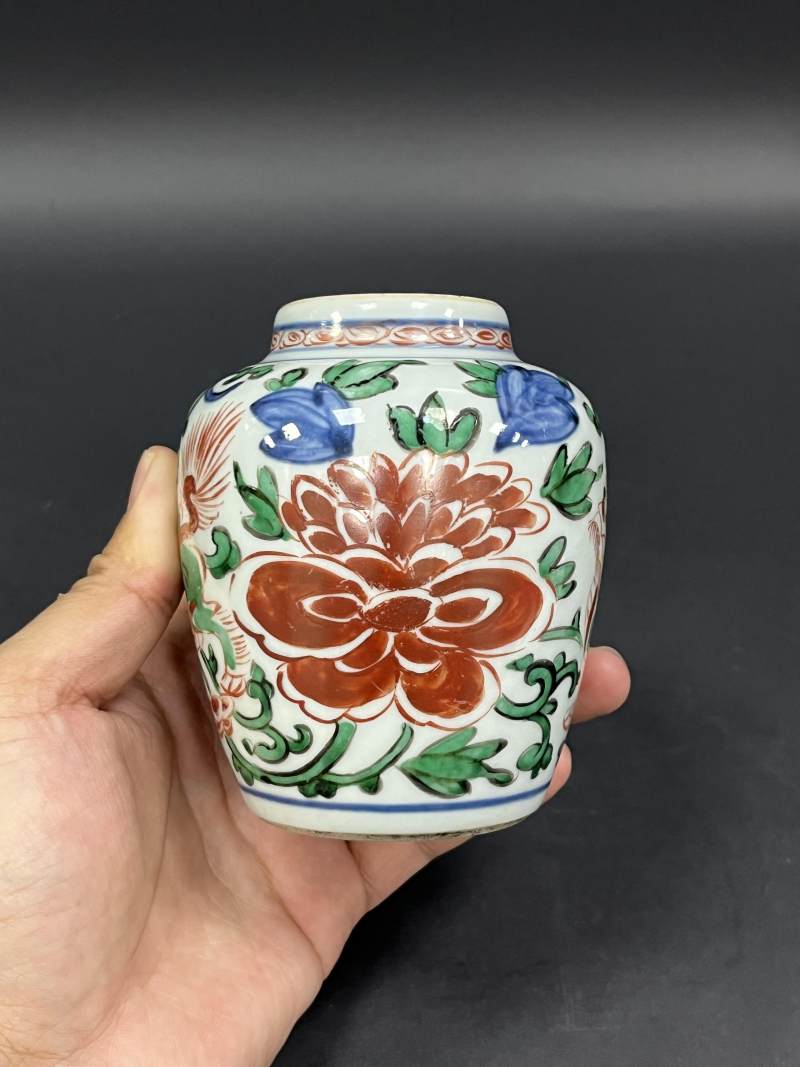清顺治  青花五彩连生贵子图将军罐、穿花狮纹小盖罐各一件 - 图4