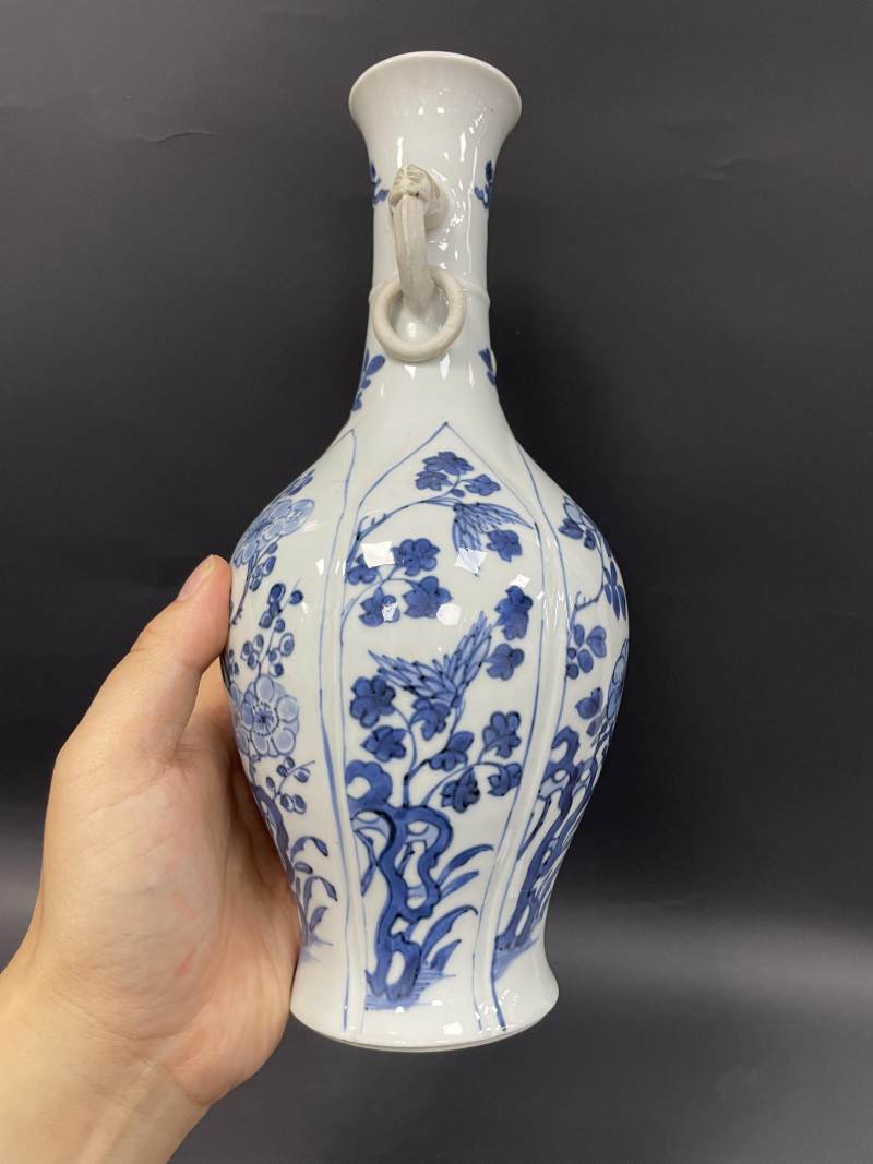清康熙  青花莲瓣开光四季花卉纹螭耳衔环瓶 - 图9