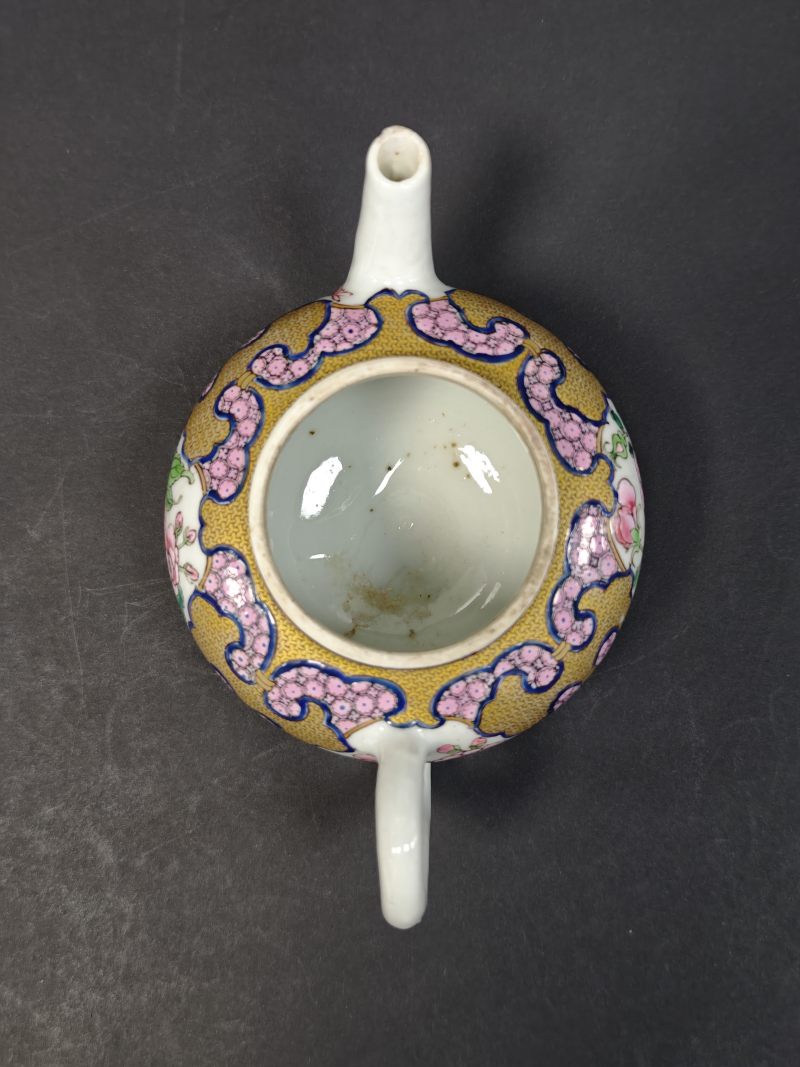 清雍正  粉彩锦地开光芙蓉花卉纹壶 - 图7
