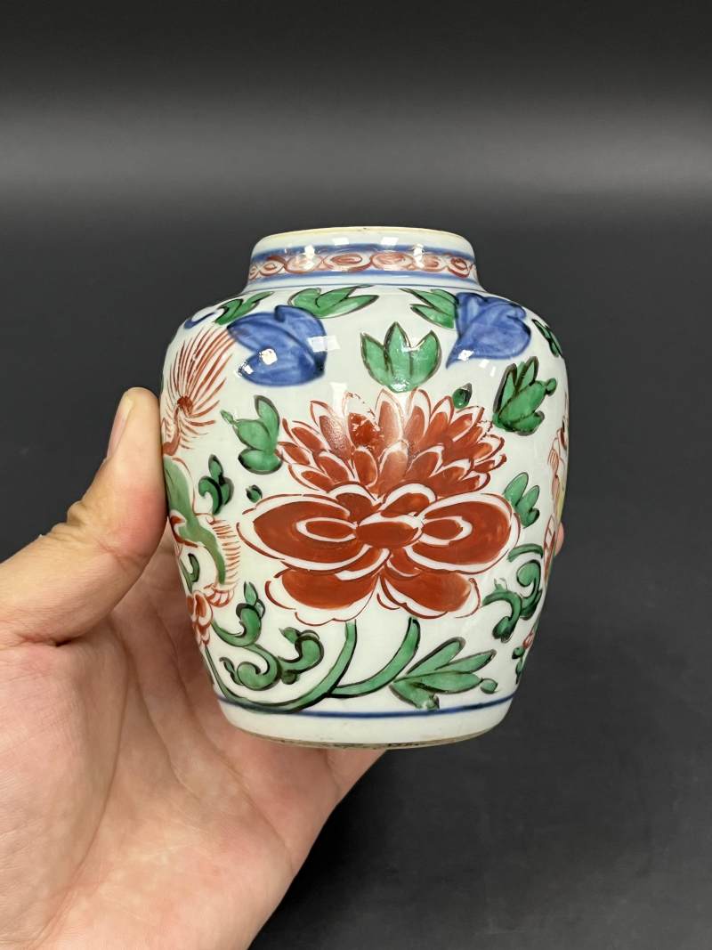 清顺治  青花五彩连生贵子图将军罐、穿花狮纹小盖罐各一件 - 图6