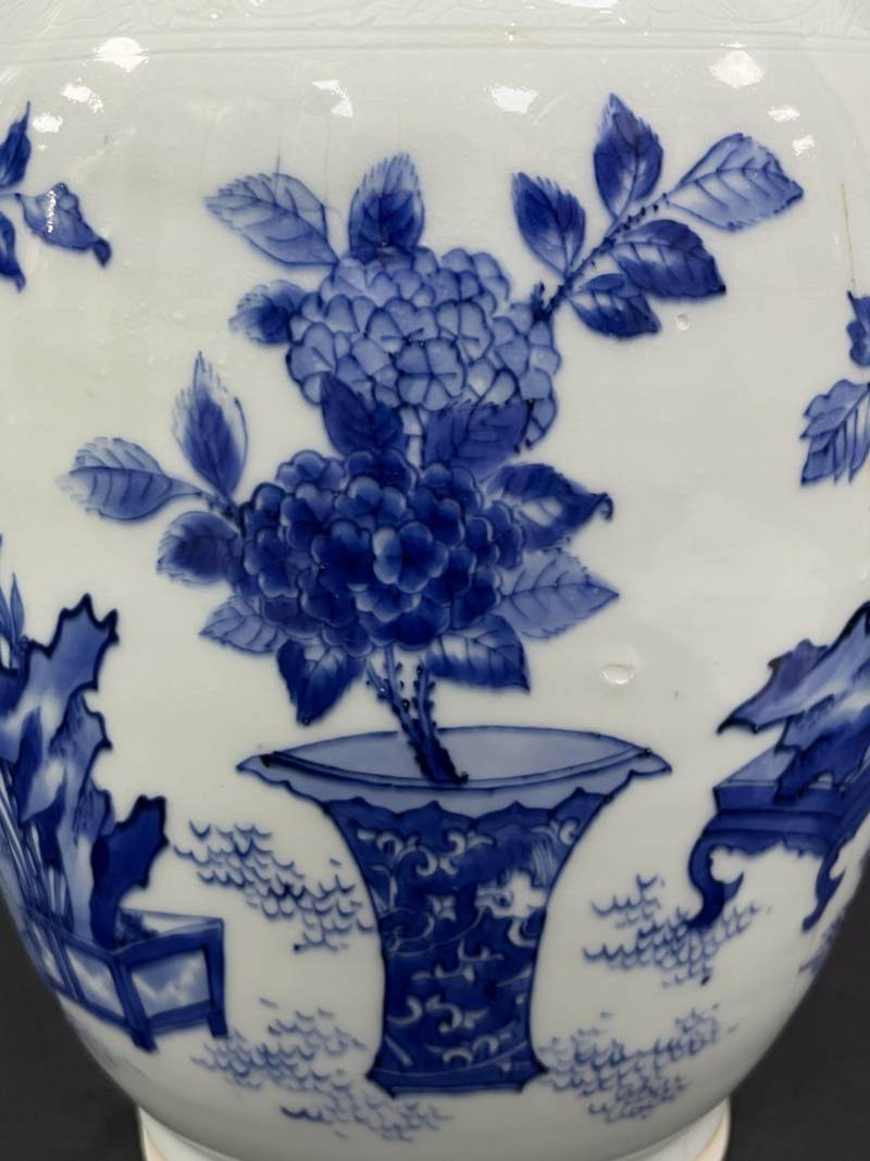 明崇祯  青花博古瓶花纹莲子罐 - 图9