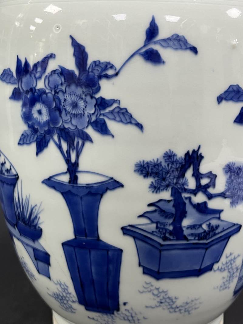 明崇祯  青花博古瓶花纹莲子罐 - 图11