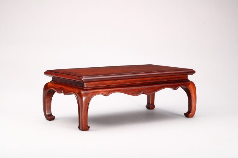 当代  白酸枝有束腰壶门轮廓案上几 - 图3