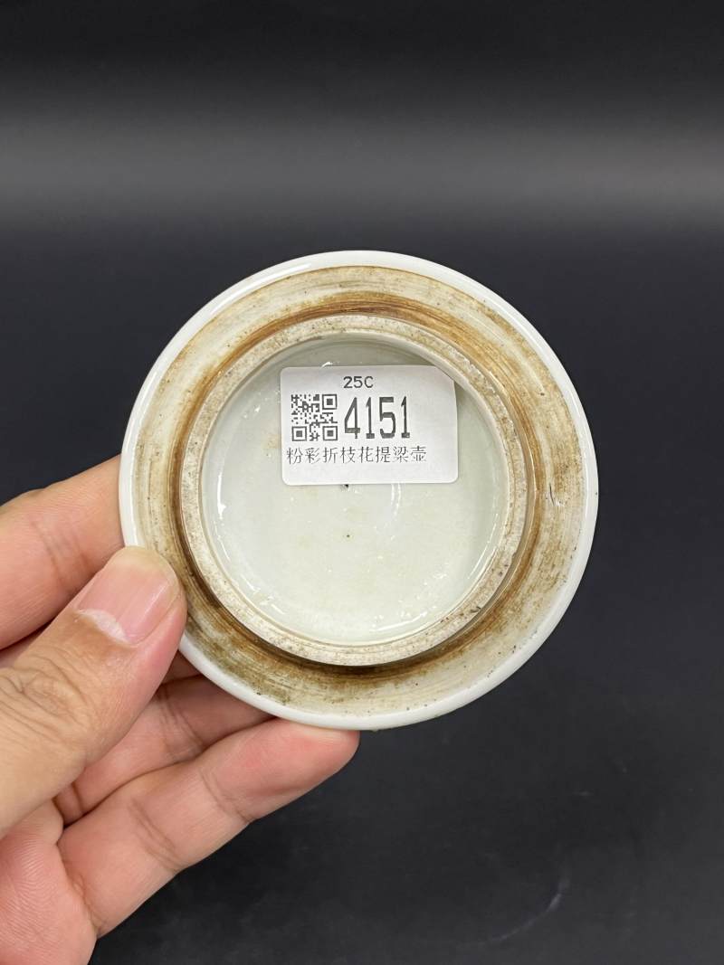 明晚期、清雍正  粉彩花卉纹壶、青花人物纹壶各一件 - 图5
