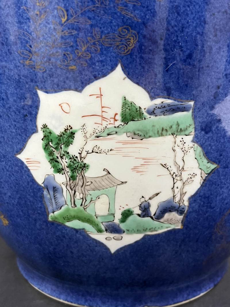 清康熙  洒蓝釉描金开光五彩山水花卉侍女图罐 - 图12