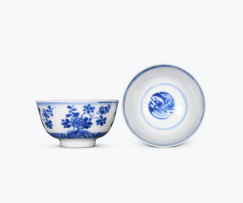 清康熙  青花内云鹤纹外花卉纹杯一对
