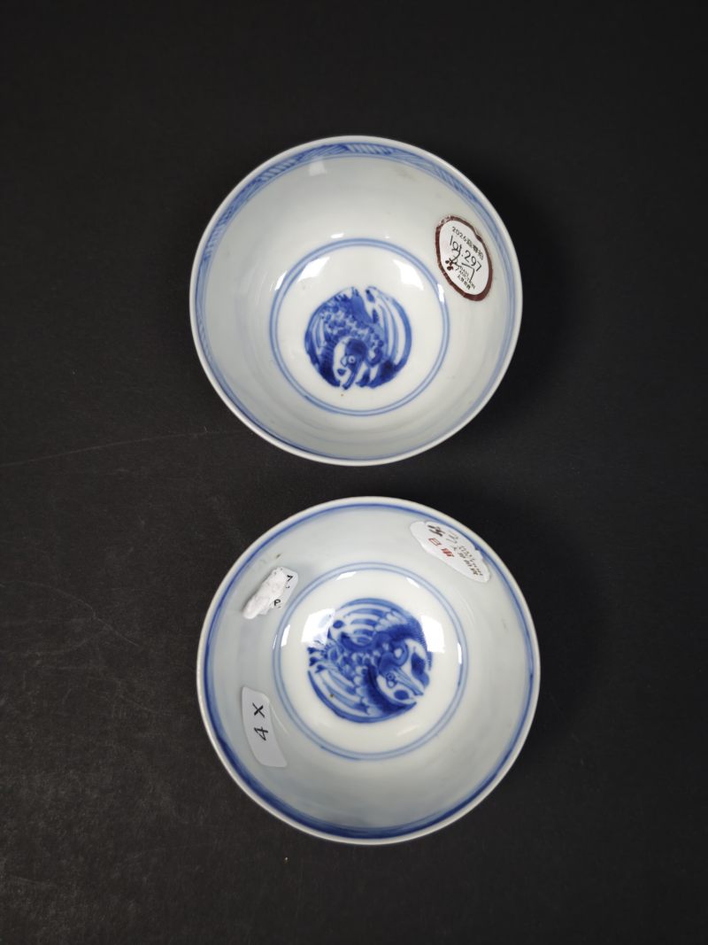 清康熙  青花内云鹤纹外花卉纹杯一对 - 图3