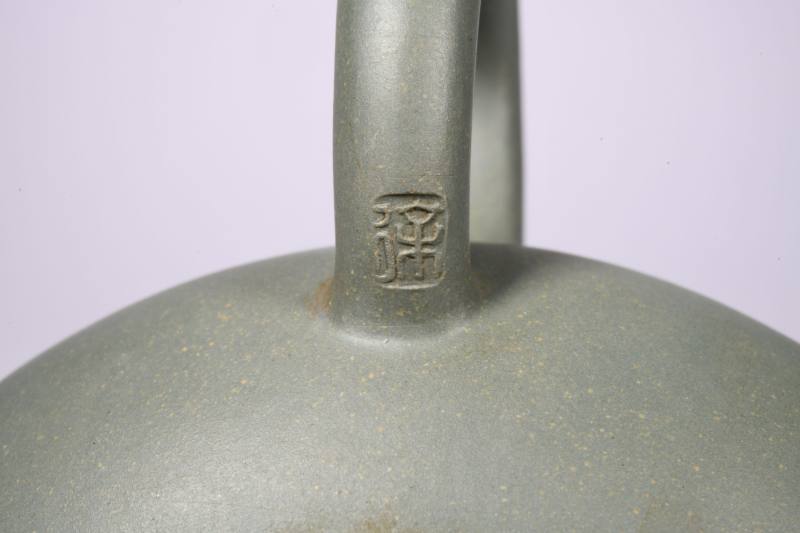 当代  名家制菊蕾壶与仿鼓壶共2件 - 图18