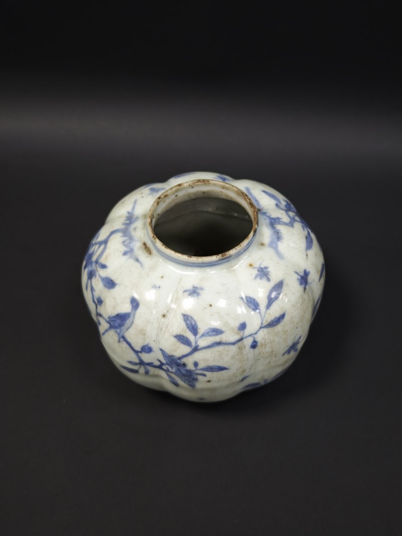 明晚期  青花花鸟纹瓜棱罐 - 图5