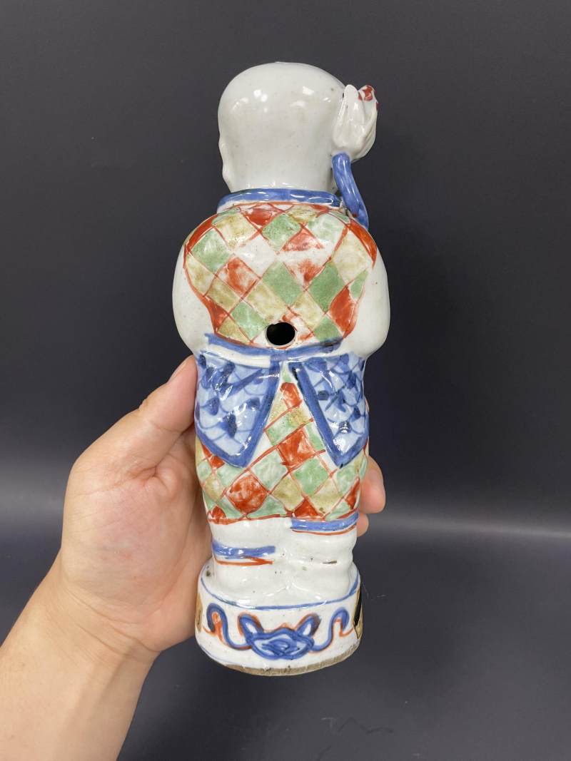 明万历  青花五彩持莲童子像 - 图5