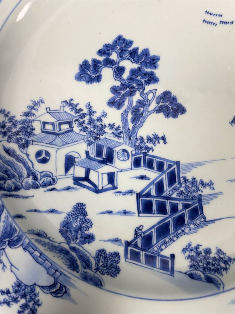 清雍正  青花山水人物纹折沿大盘 - 图5